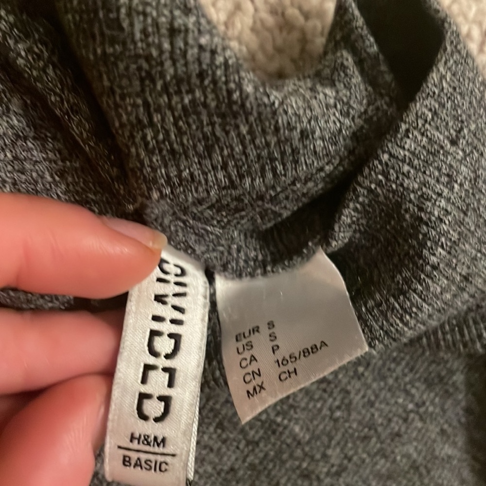 Grey Ribbed Mock Turtle Neck Crop Top - Picture 2 of 2